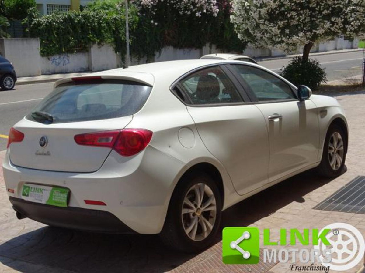 Alfa Romeo Giulietta 1.6 JTDm-2 Giulietta (4)