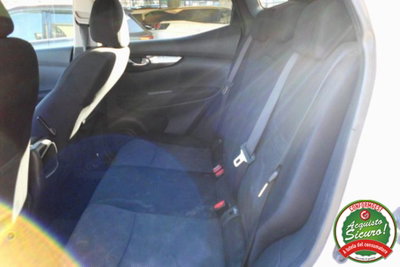Nissan Qashqai 1.5 dCi N-Connecta (10)