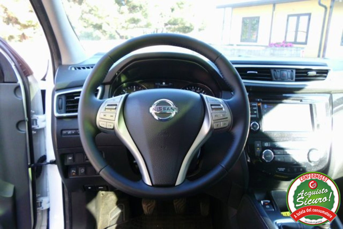 Nissan Qashqai 1.5 dCi N-Connecta (13)