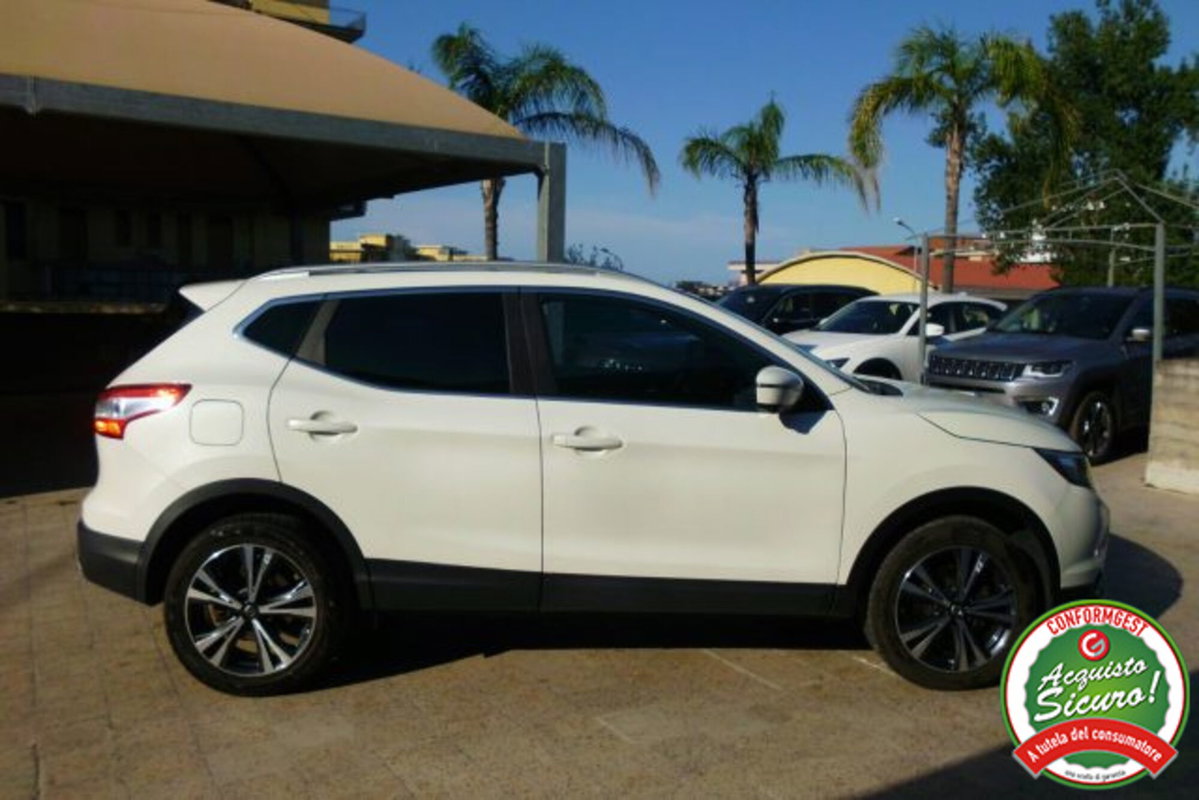 Nissan Qashqai 1.5 dCi N-Connecta (8)