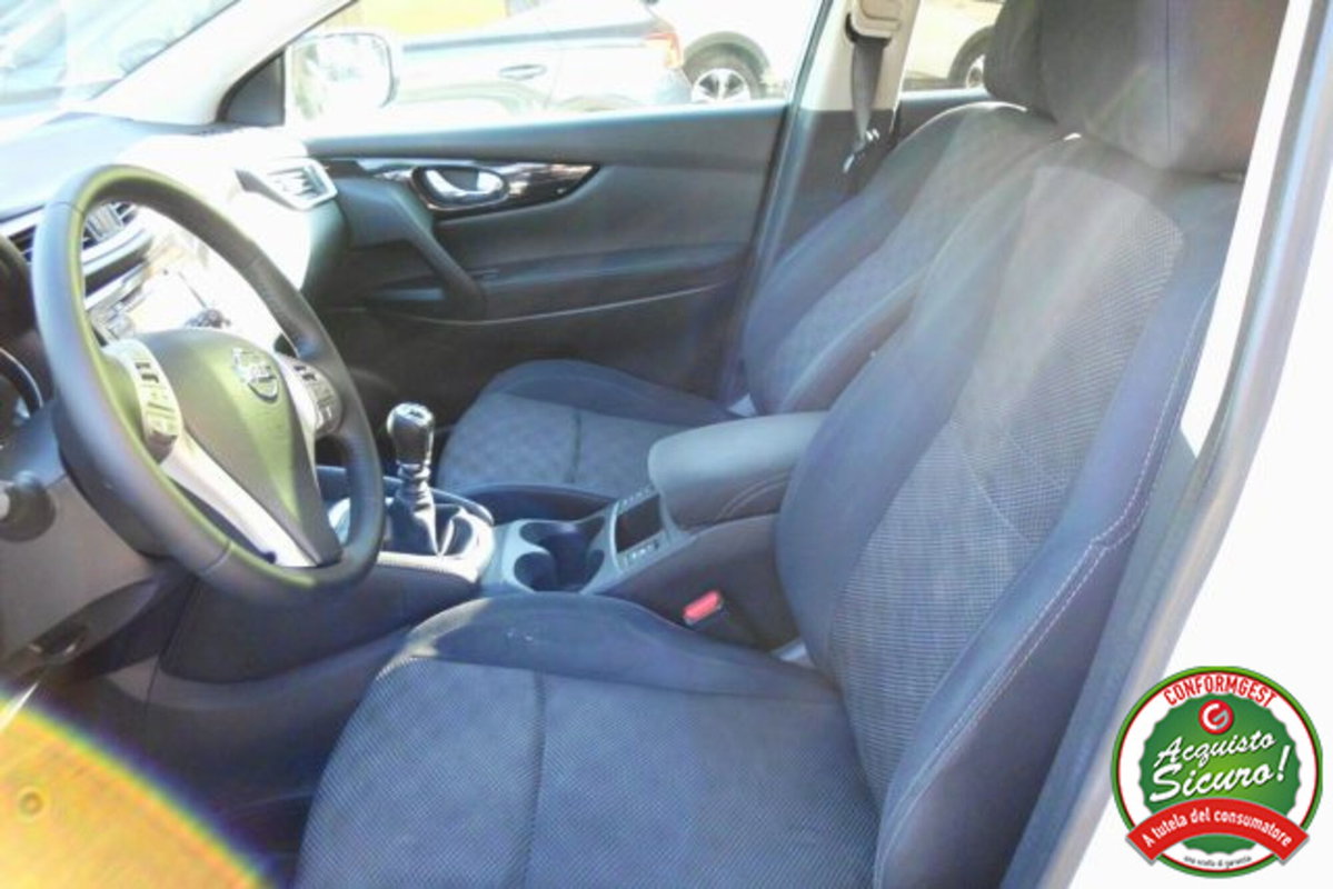 Nissan Qashqai 1.5 dCi N-Connecta (9)
