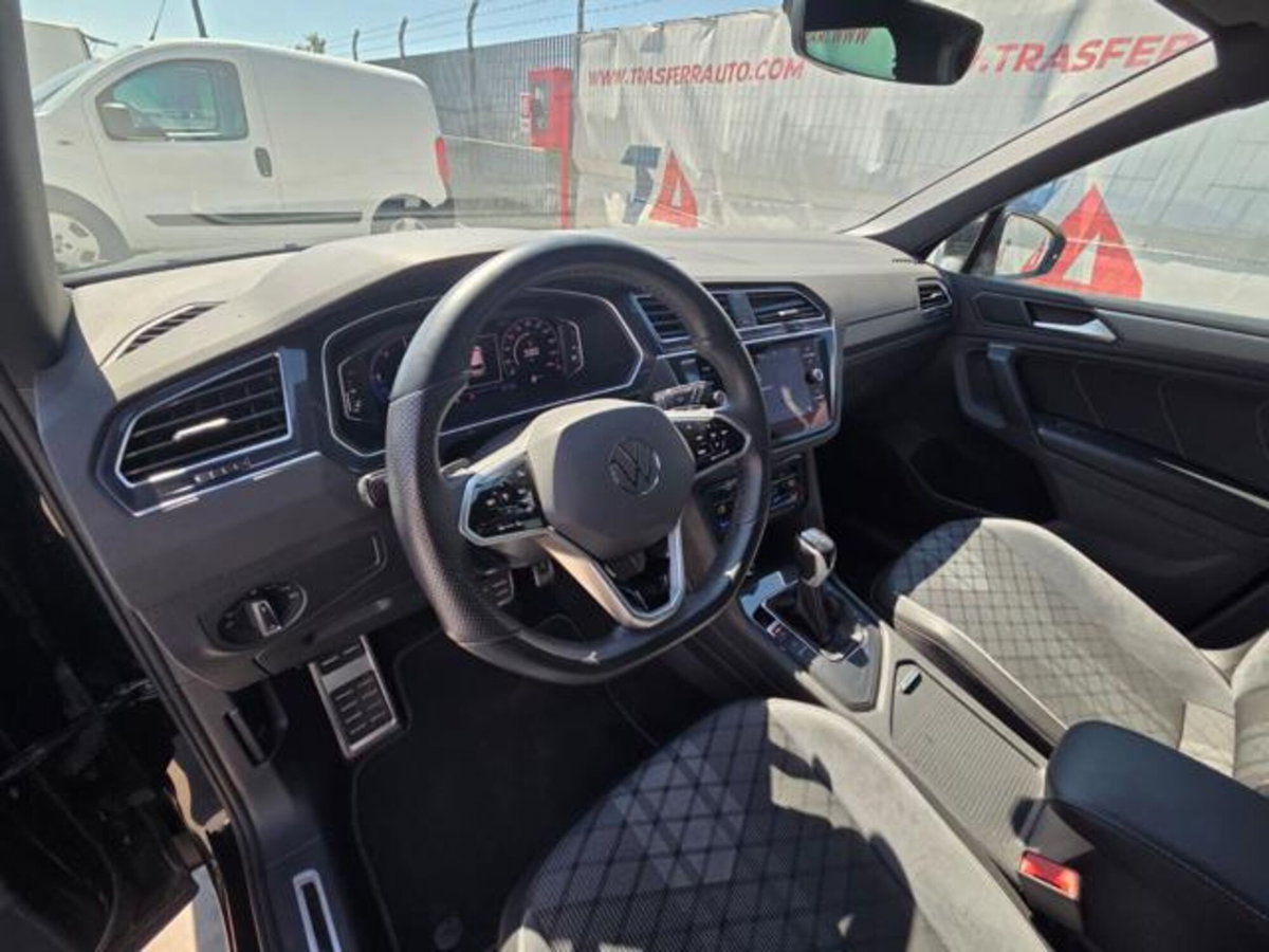 Volkswagen Tiguan 2.0 TDI 150 CV SCR DSG 4MOTION R-Line (13)