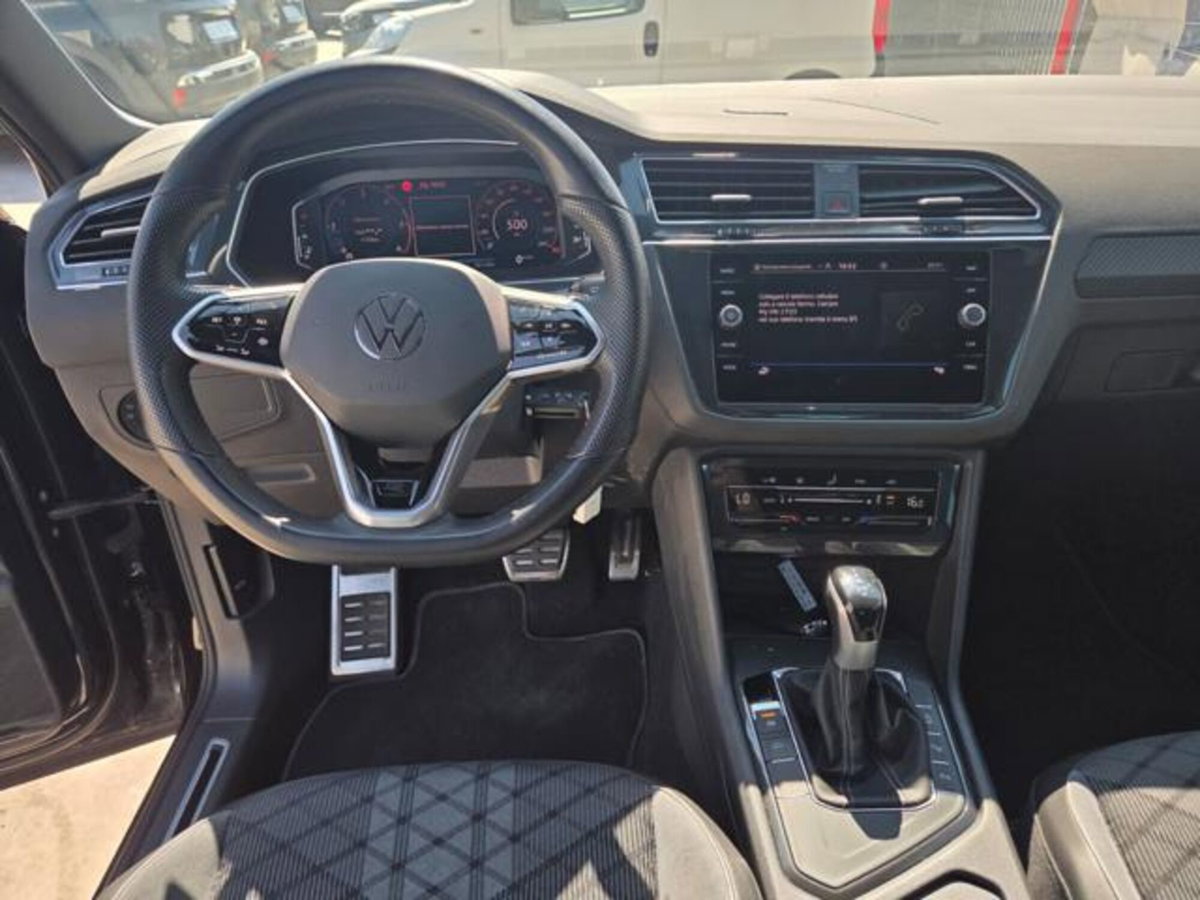 Volkswagen Tiguan 2.0 TDI 150 CV SCR DSG 4MOTION R-Line (14)