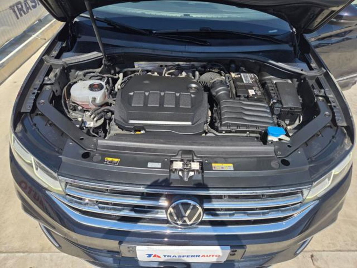 Volkswagen Tiguan 2.0 TDI 150 CV SCR DSG 4MOTION R-Line (9)