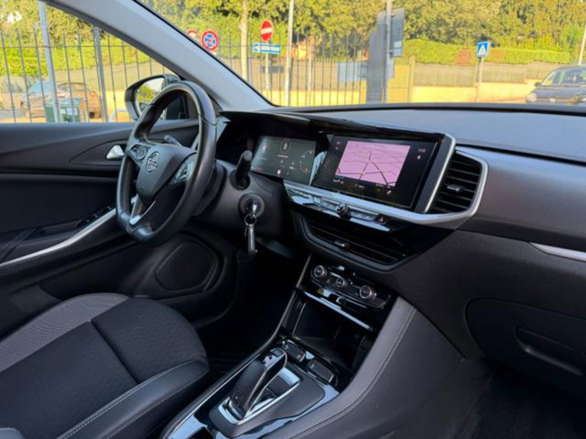 Opel Grandland 1.5 diesel Ecotec aut. Business Elegance (19)