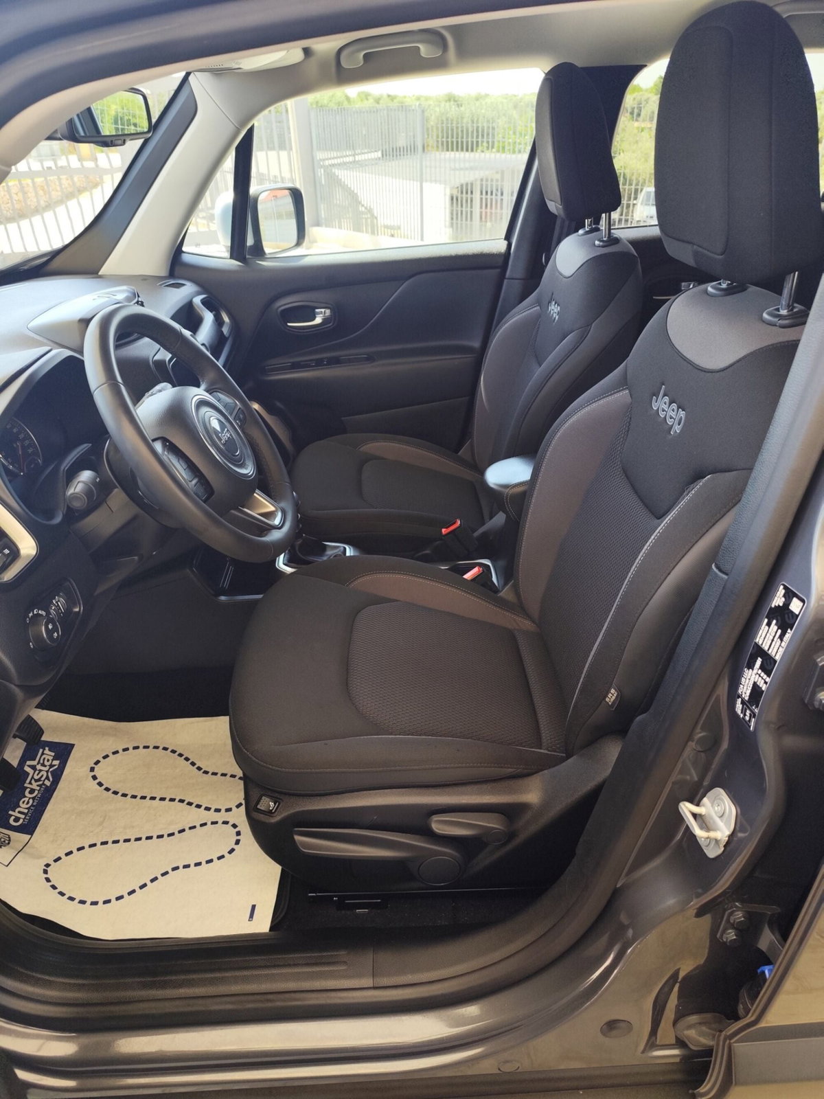 Jeep Renegade 1.6 Mjt 130 CV Limited (14)