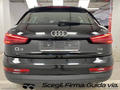 Audi Q3 2.0 TDI 120 CV (17)