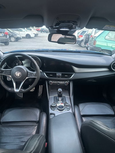 Alfa Romeo Giulia 2.2 Turbodiesel 210 CV AT8 AWD Q4 Veloce (10)