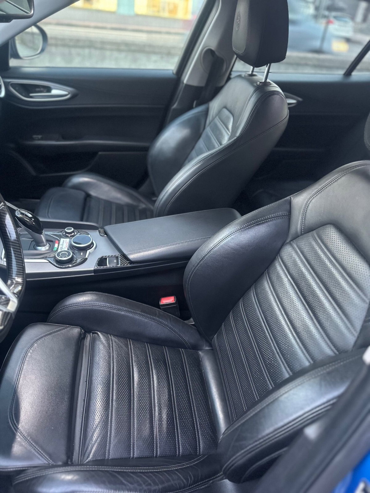 Alfa Romeo Giulia 2.2 Turbodiesel 210 CV AT8 AWD Q4 Veloce (8)