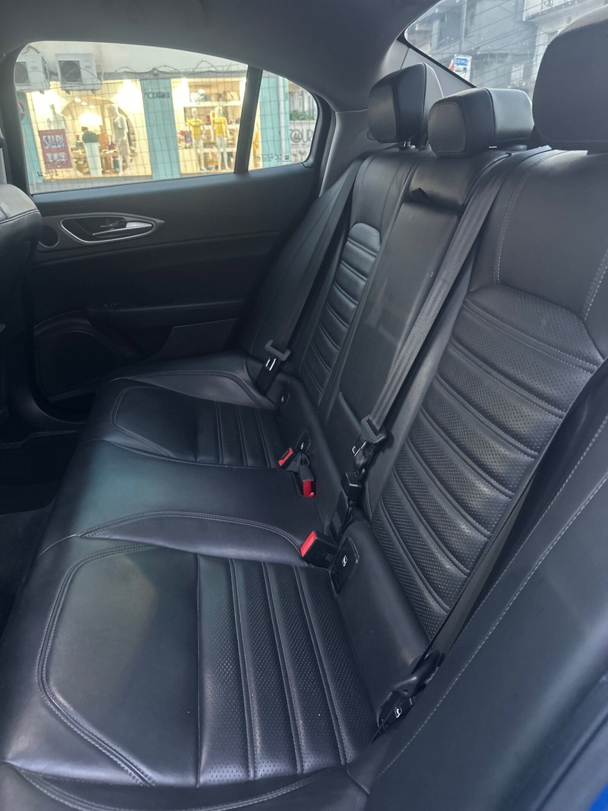 Alfa Romeo Giulia 2.2 Turbodiesel 210 CV AT8 AWD Q4 Veloce (9)