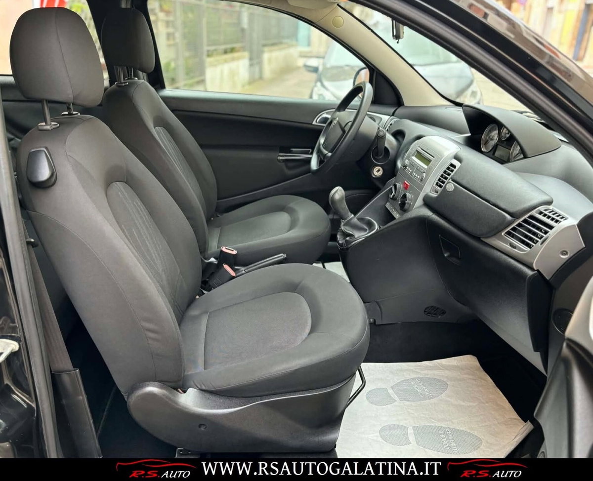 Lancia Ypsilon 1.3 MJT 75 CV Diva (7)