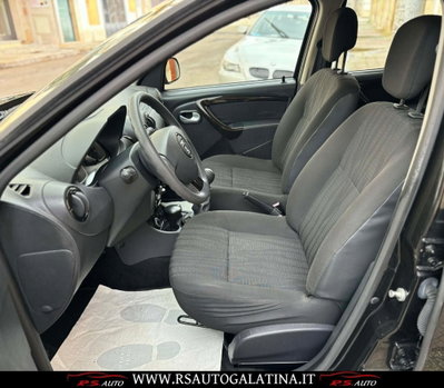 Dacia Duster 1.6 110CV 4x4 Ambiance (9)