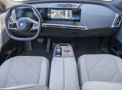 BMW iX xdrive50 pacchetto sportivo (6)