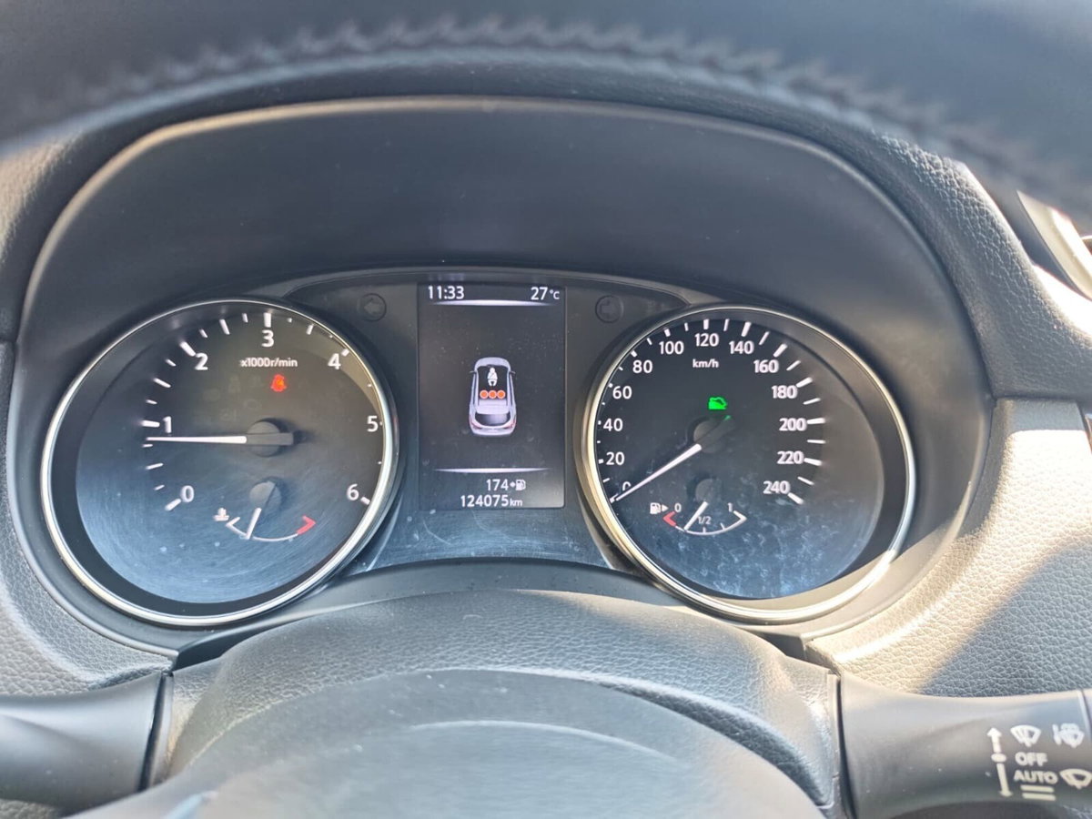 Nissan Qashqai 1.6 dCi DPF Acenta (15)