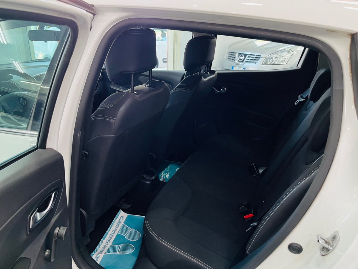 Renault Clio 1.5 dCi 8V 75CV Start&Stop 5 porte Duel (17)