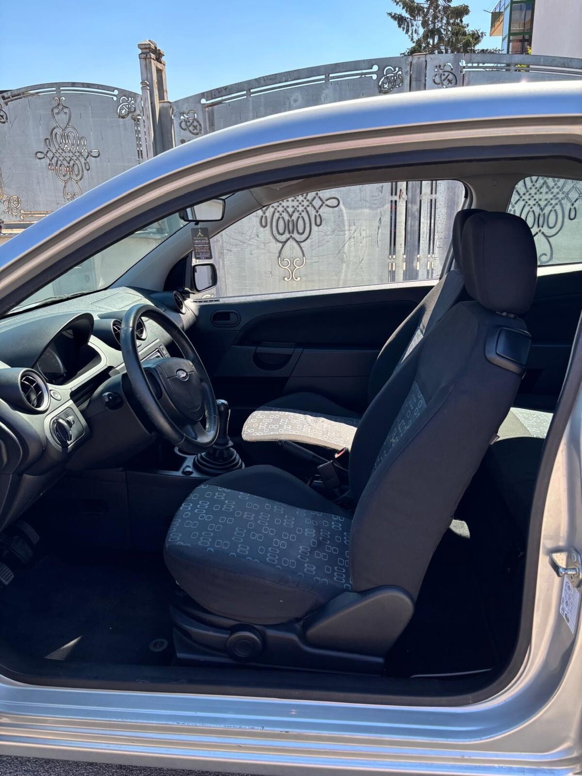 Ford Fiesta 1.2 16V 3p. Ghia (13)