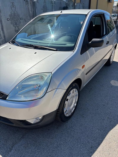 Ford Fiesta 1.2 16V 3p. Ghia (3)