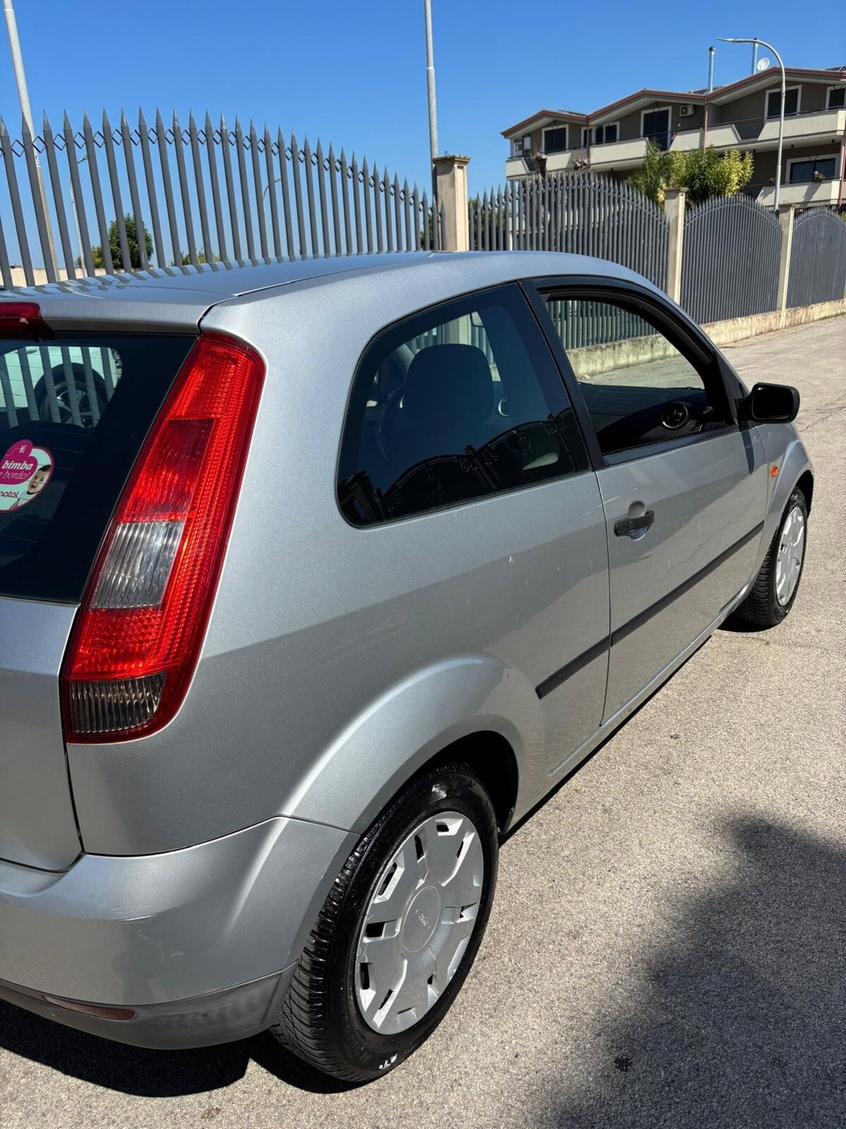 Ford Fiesta 1.2 16V 3p. Ghia (8)