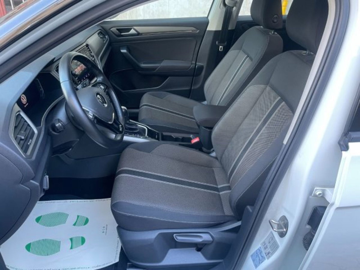Volkswagen T-Roc 1.5 tsi Style dsg (9)