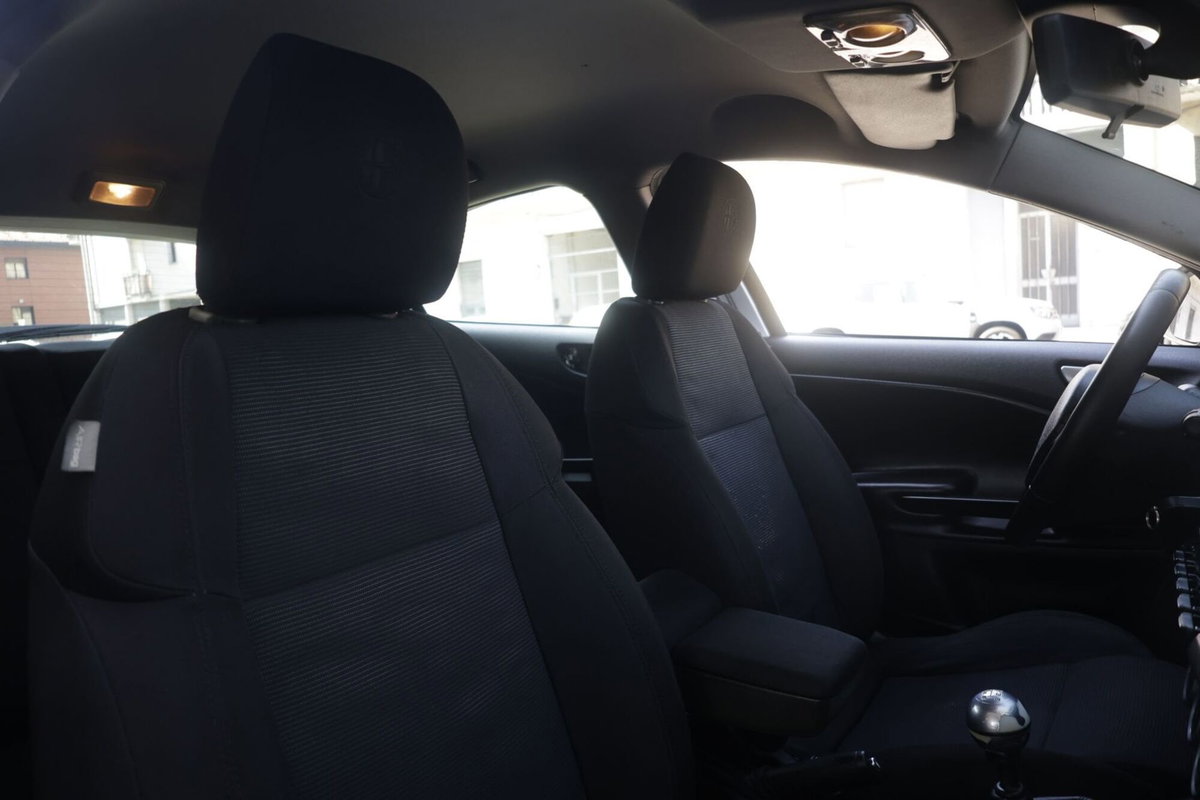 Alfa Romeo Giulietta 1.6 JTDm-2 Exclusive (6)