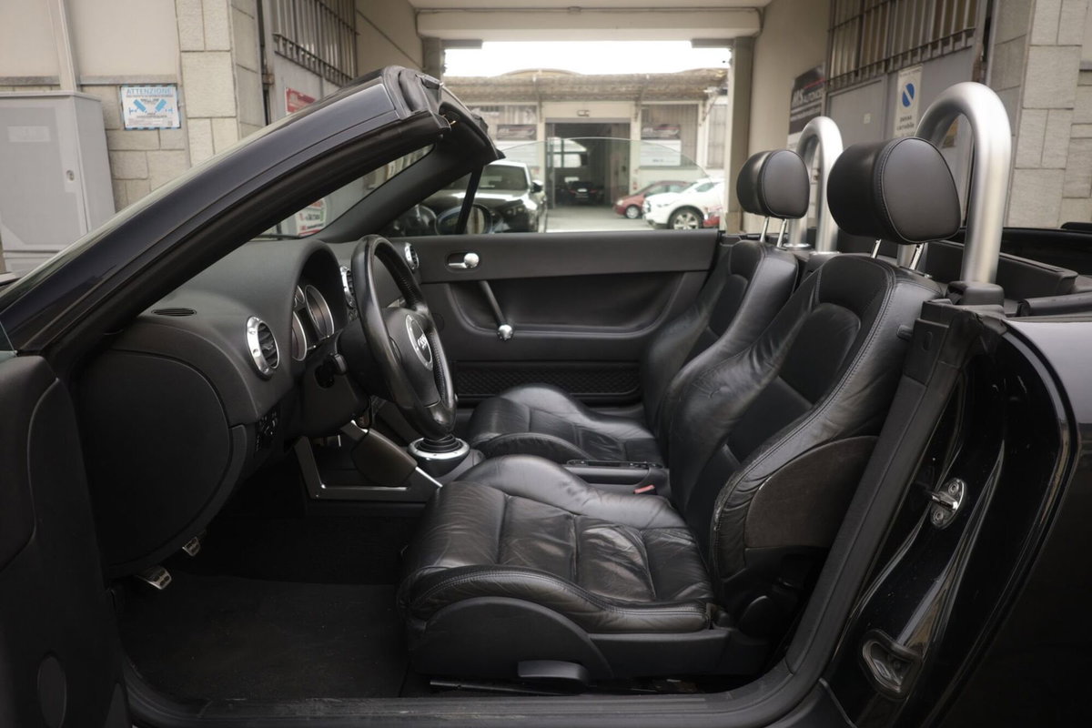 Audi TT Cabrio 1.8 T 20V 179 CV cat quattro (12)