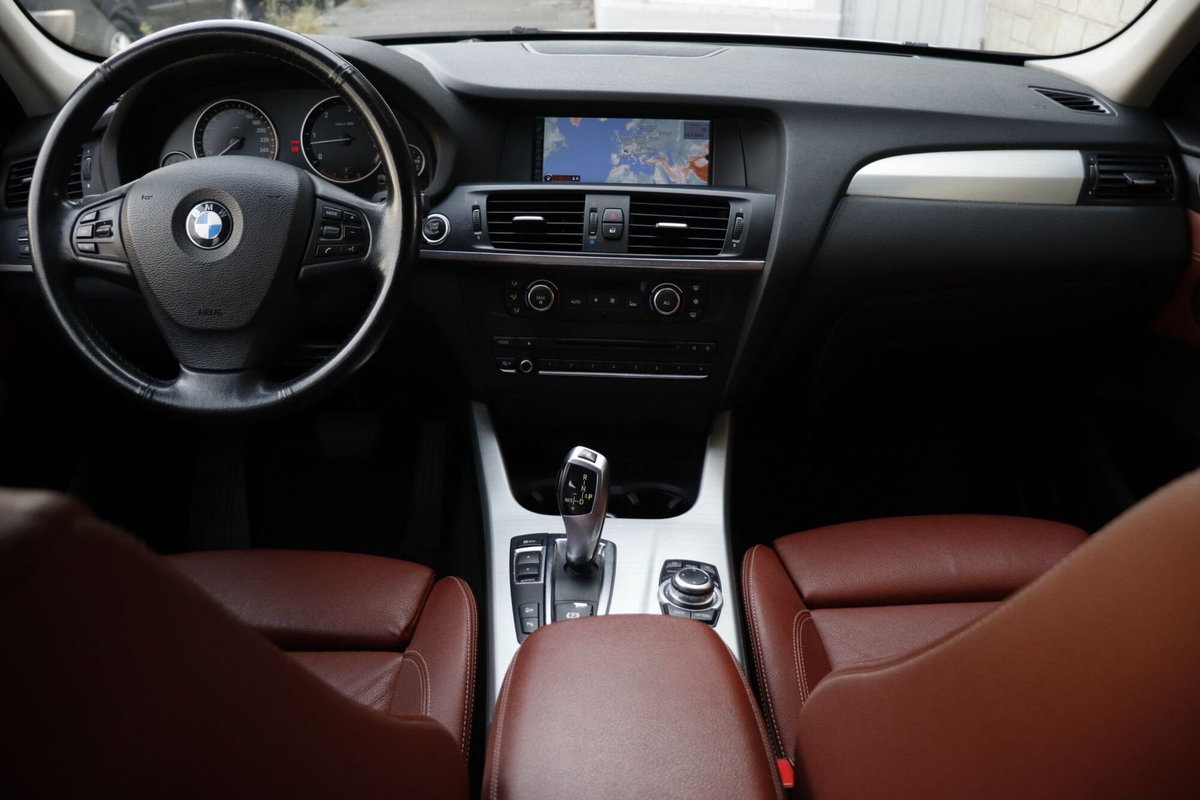 BMW X3 xDrive30dA Futura (2)