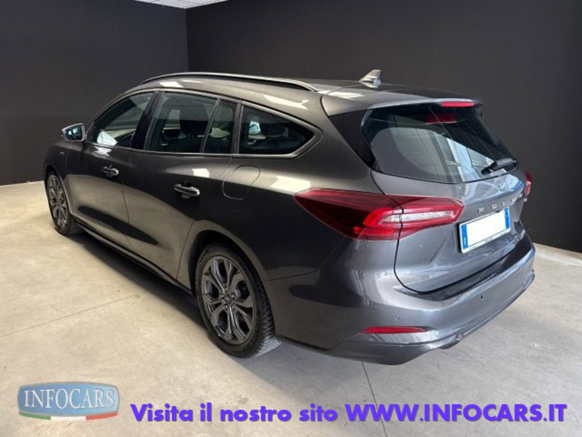 Ford Focus Station Wagon 1.0 EcoBoost Hybrid 155 CV SW ST-Line (2)