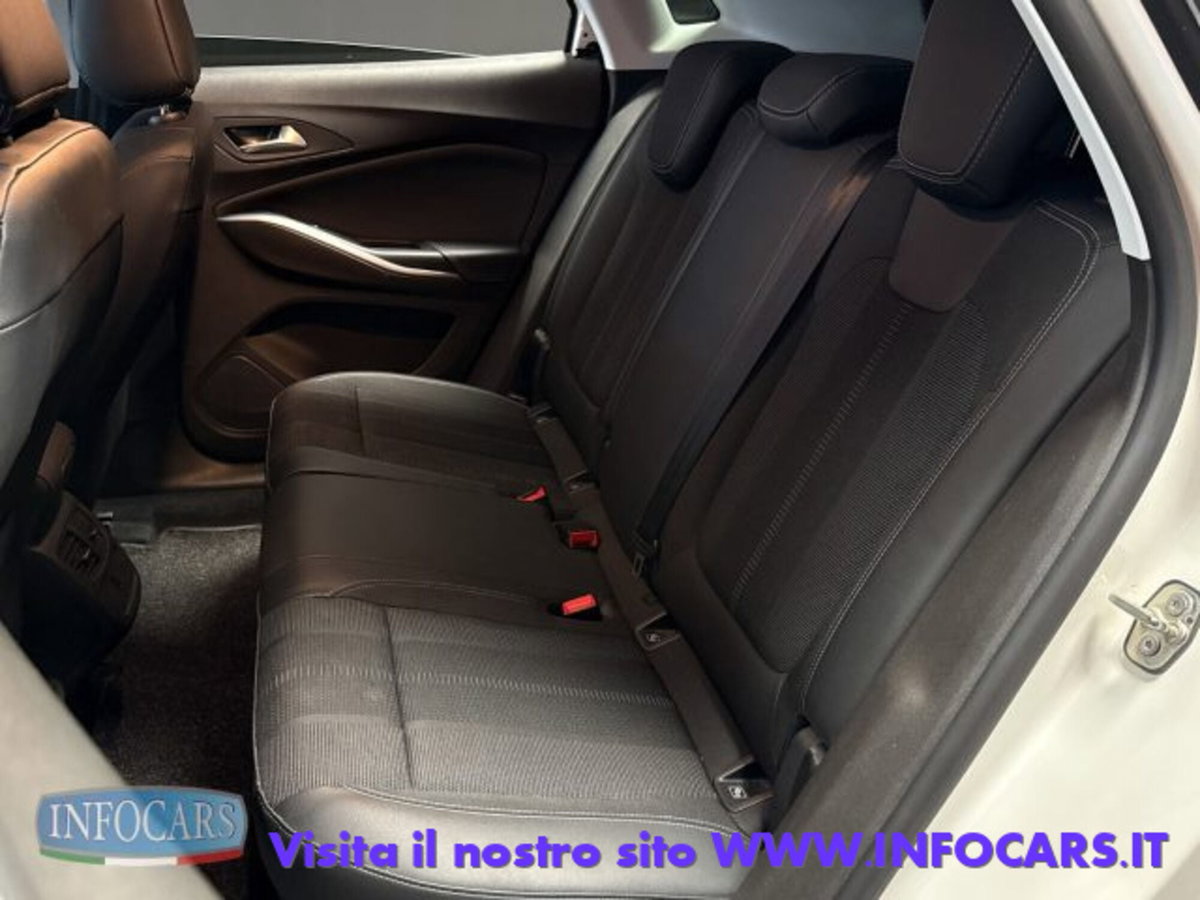Opel Grandland 1.5 diesel Ecotec aut. Business Elegance (7)
