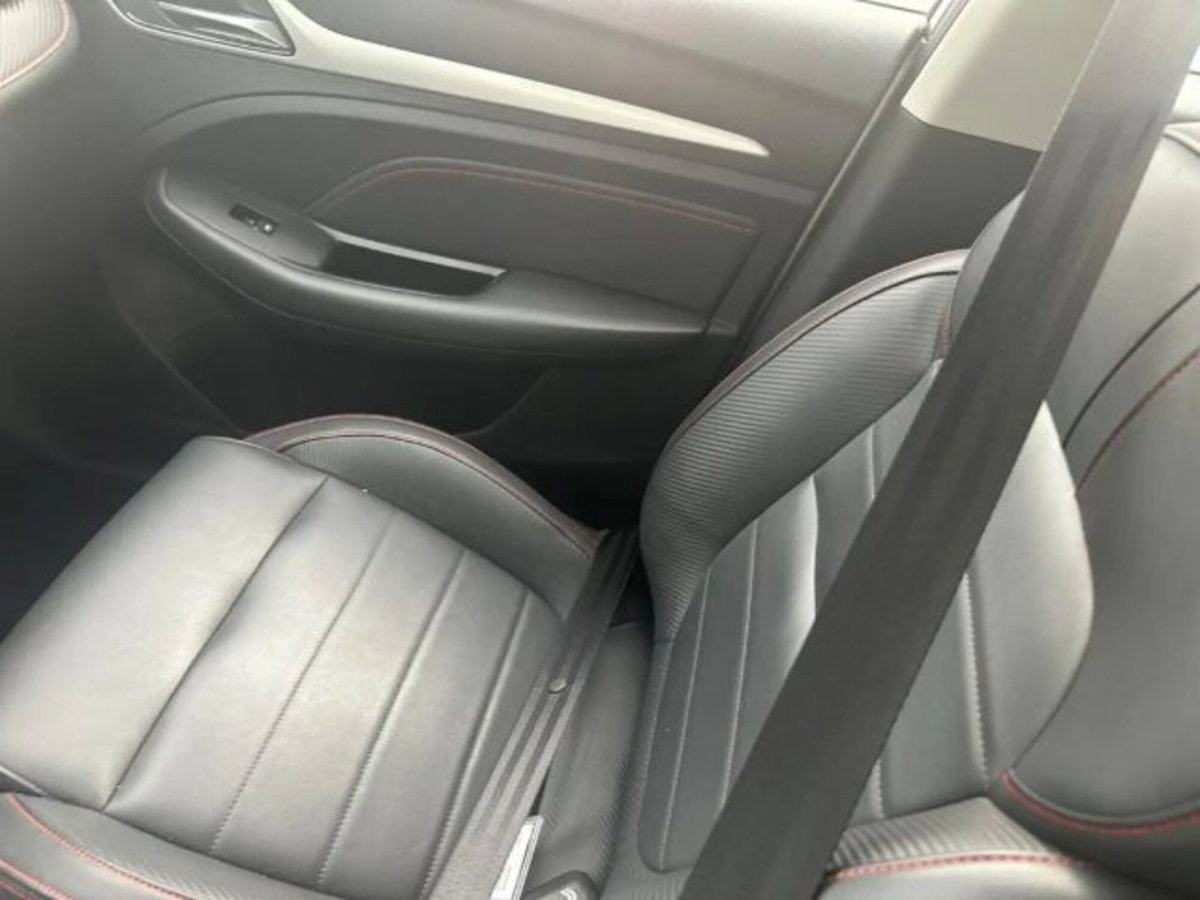 Mg ZS 1.5 Classic Luxury (6)