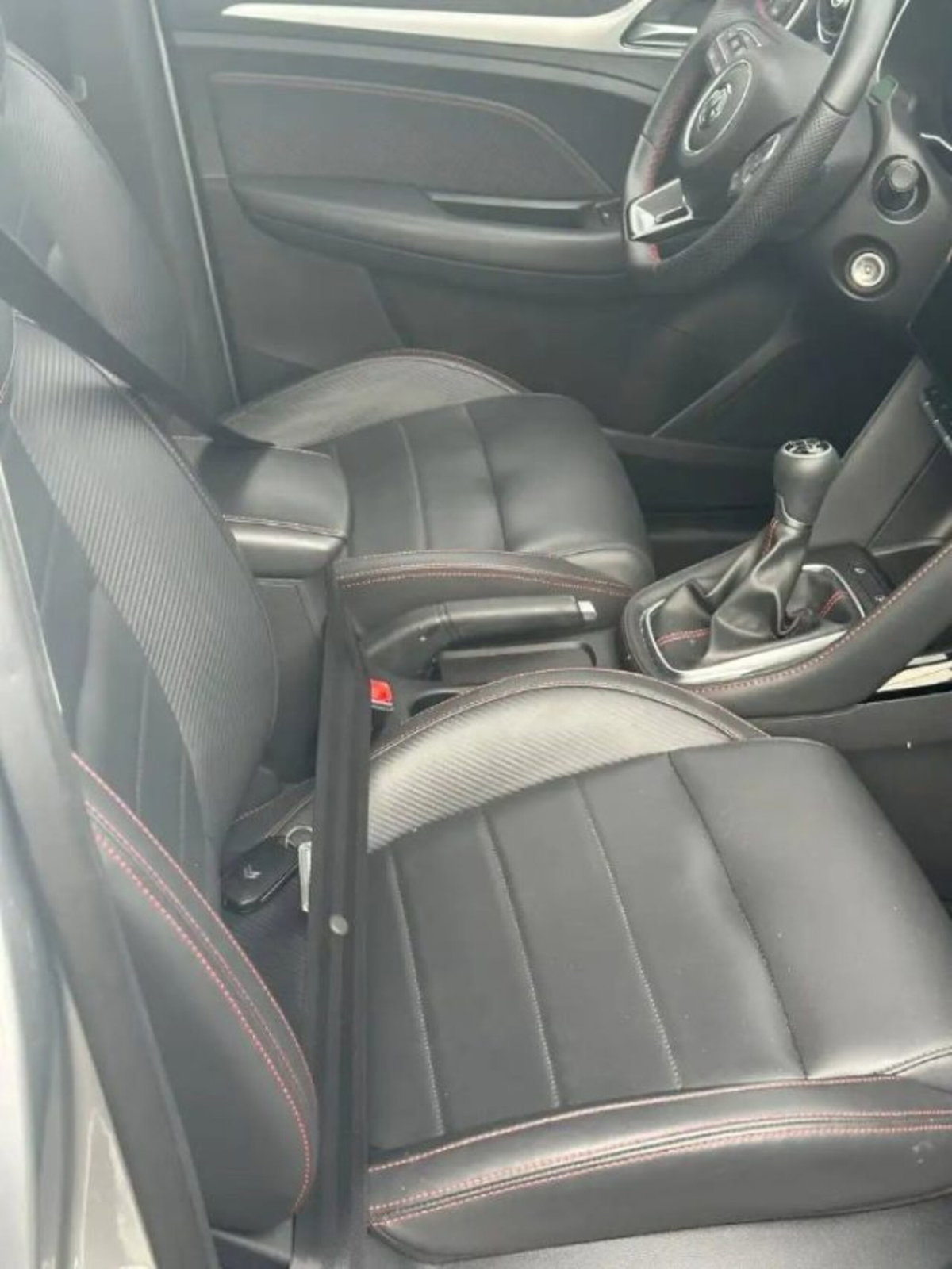Mg ZS 1.5 Classic Luxury (9)