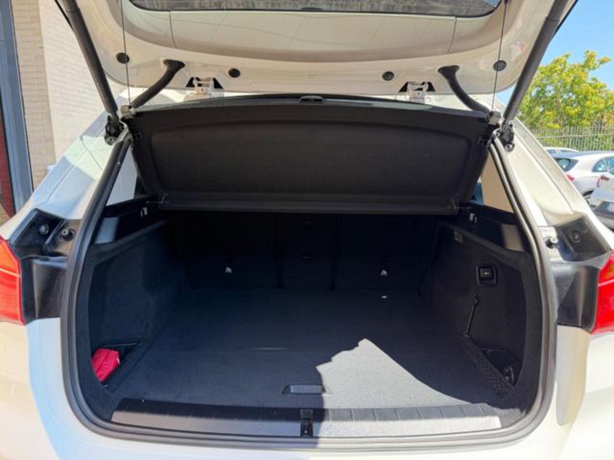 BMW X1 sDrive16d Advantage (7)