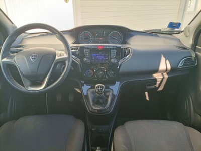 Lancia Ypsilon 1.2 69 CV 5 porte GPL Ecochic Gold (11)