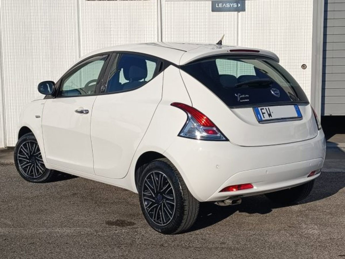 Lancia Ypsilon 1.2 69 CV 5 porte GPL Ecochic Gold (6)