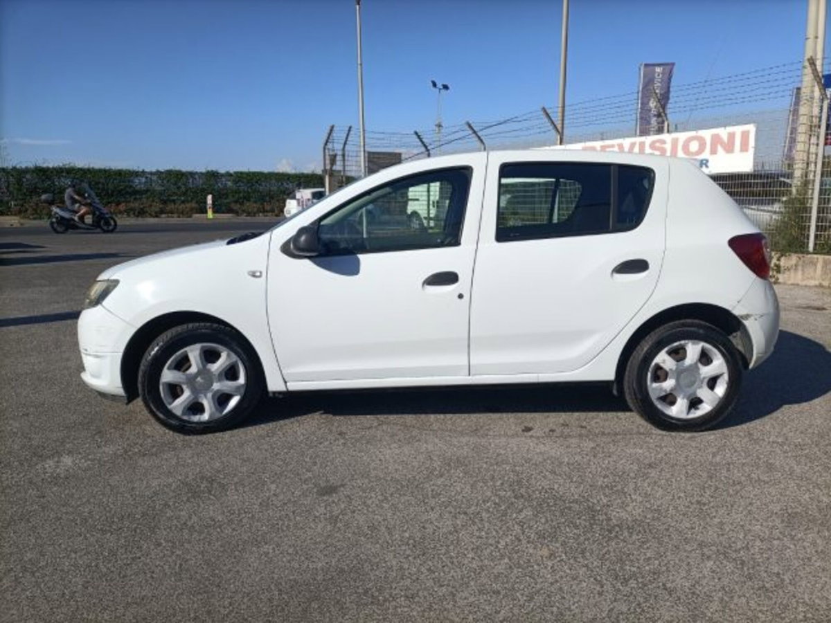 Dacia Sandero 1.2 GPL 75CV Ambiance (4)