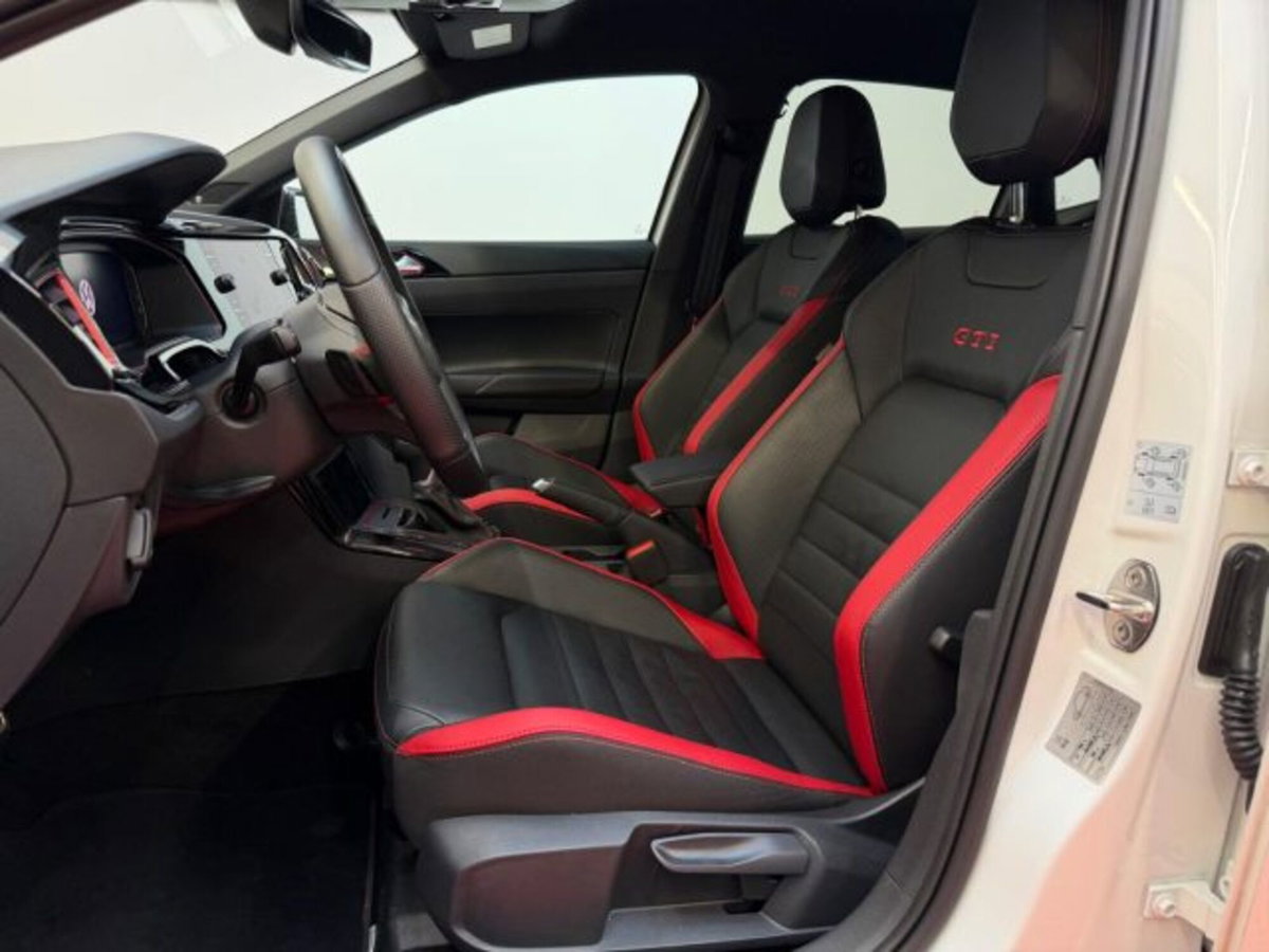 Volkswagen Polo 2.0 tsi GTI dsg (7)