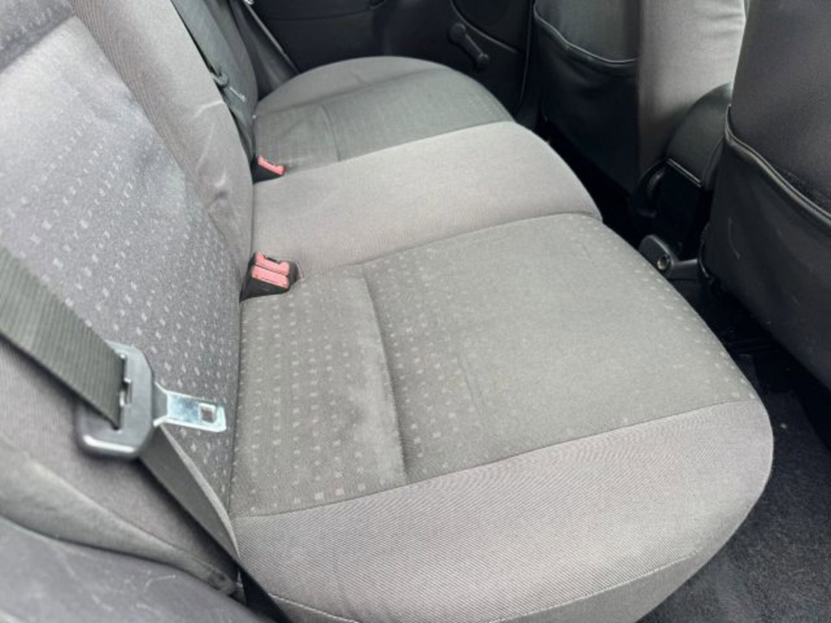 Ford Focus Station Wagon 1.8 TDCi (100CV) cat SW Zetec (10)