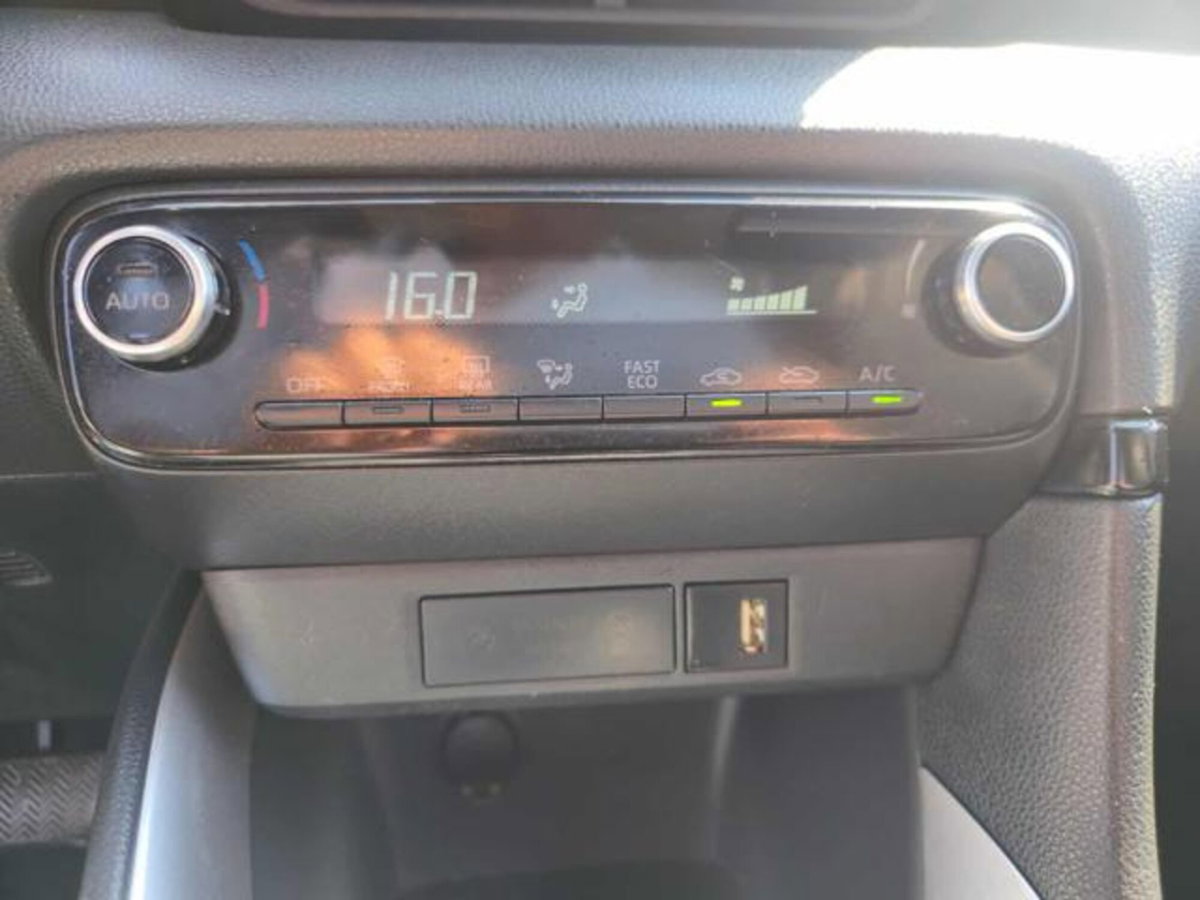 Toyota Yaris Cross 1.5 Hybrid 5p. E-CVT Premiere (12)