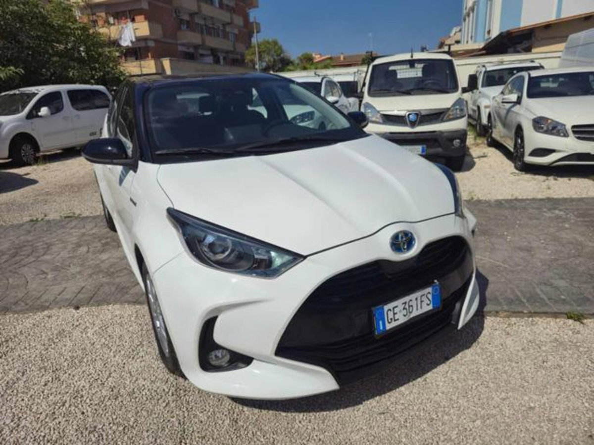 Toyota Yaris Cross 1.5 Hybrid 5p. E-CVT Premiere (2)