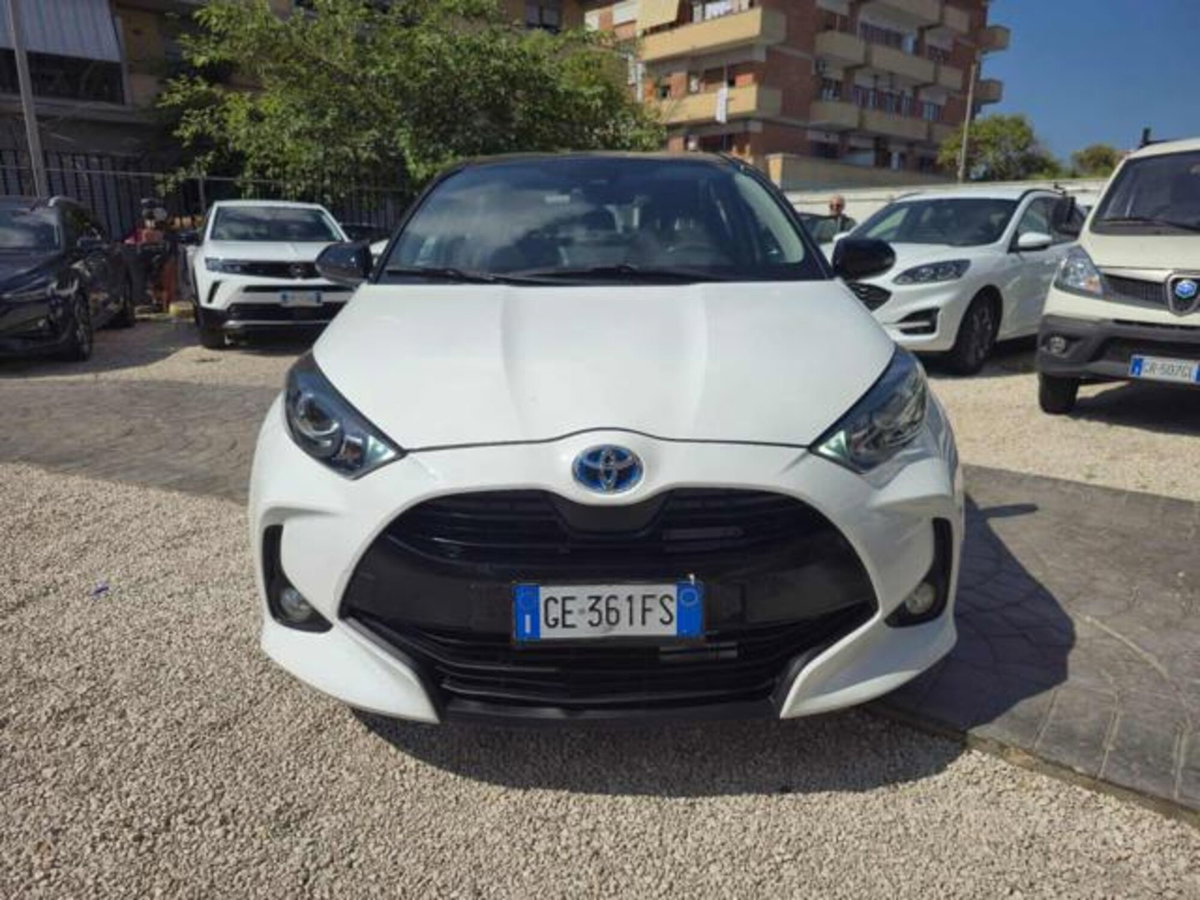 Toyota Yaris Cross 1.5 Hybrid 5p. E-CVT Premiere (3)