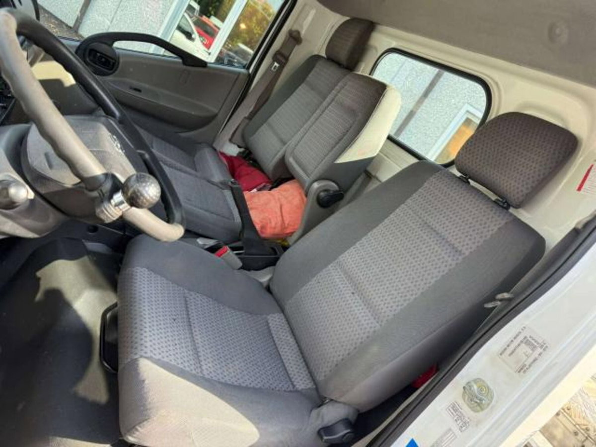 Nissan Cabstar 35 HD.13 2.5 TDI 130CV PC-RG Cabinato Comfort (8)