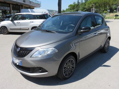 Lancia Ypsilon 1.0 FireFly 5 porte S&S Hybrid Ecochic Gold (2)