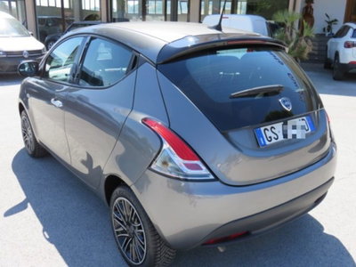 Lancia Ypsilon 1.0 FireFly 5 porte S&S Hybrid Ecochic Gold (4)