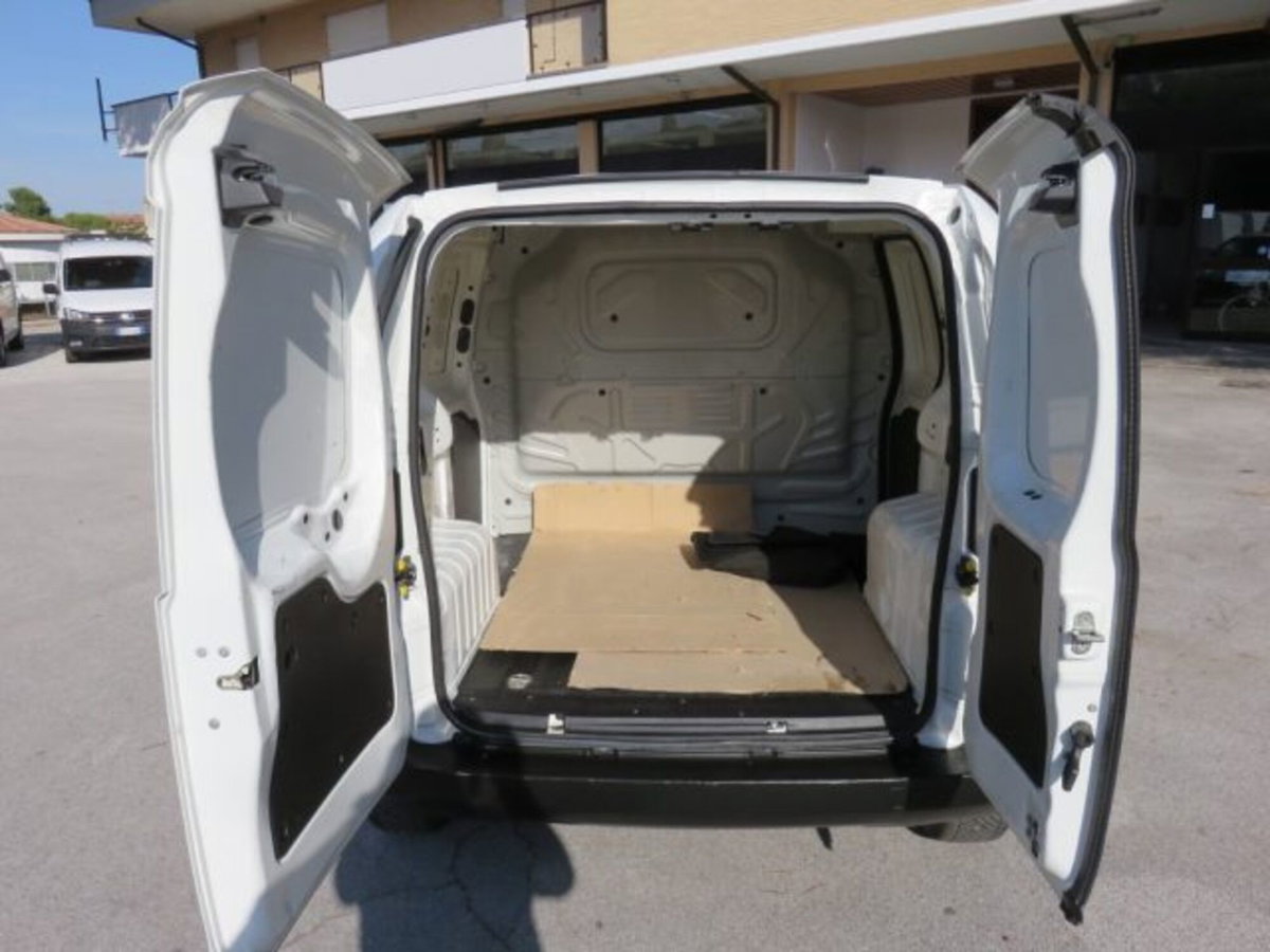 Fiat Fiorino QUBO 1.3 MJT 95CV SX (N1) (9)