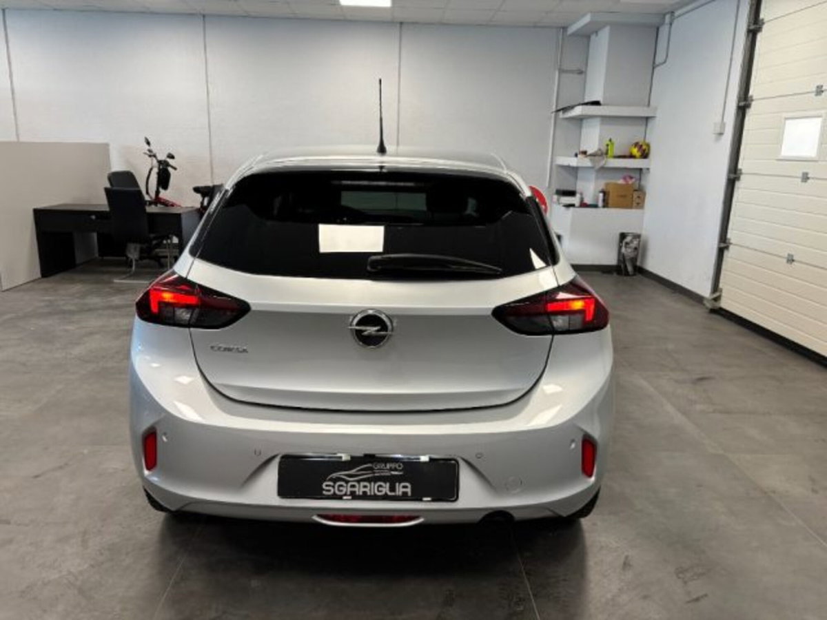 Opel Corsa 1.2 Edition (4)