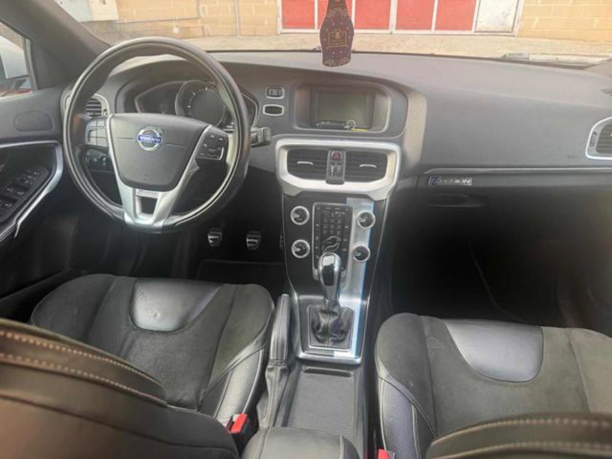 Volvo V40 D4 R-design Momentum (10)