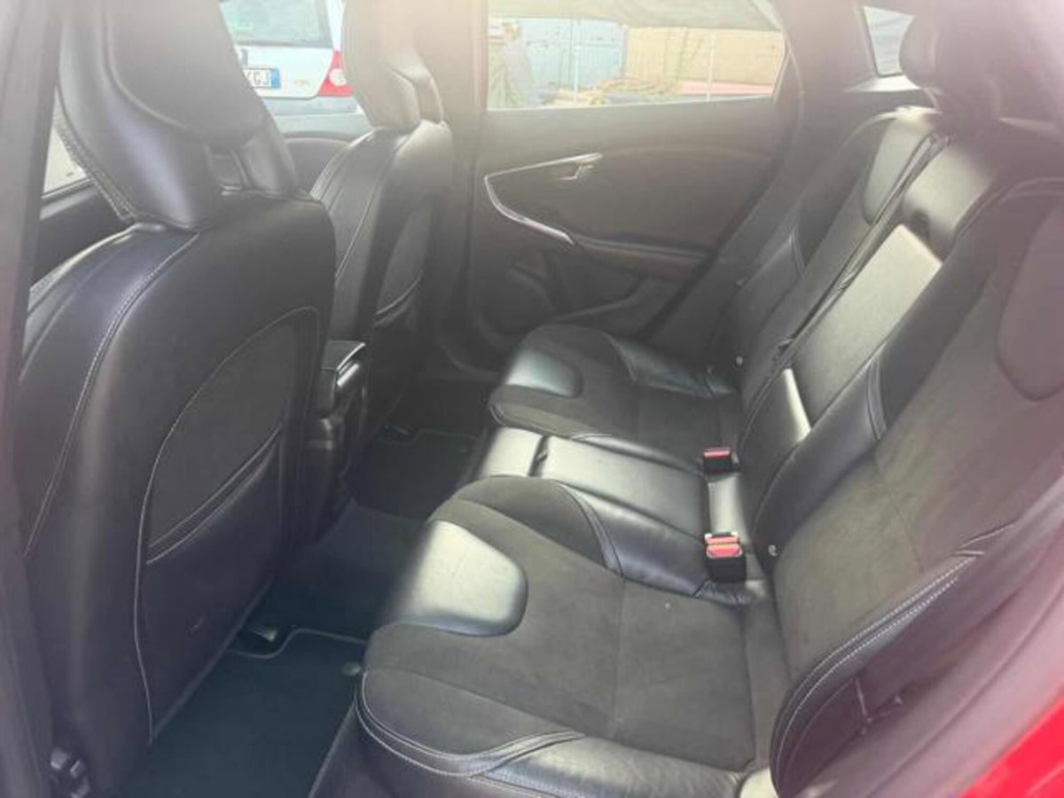 Volvo V40 D4 R-design Momentum (5)