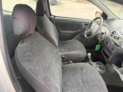 Toyota Yaris 16V cat 3 porte (3)