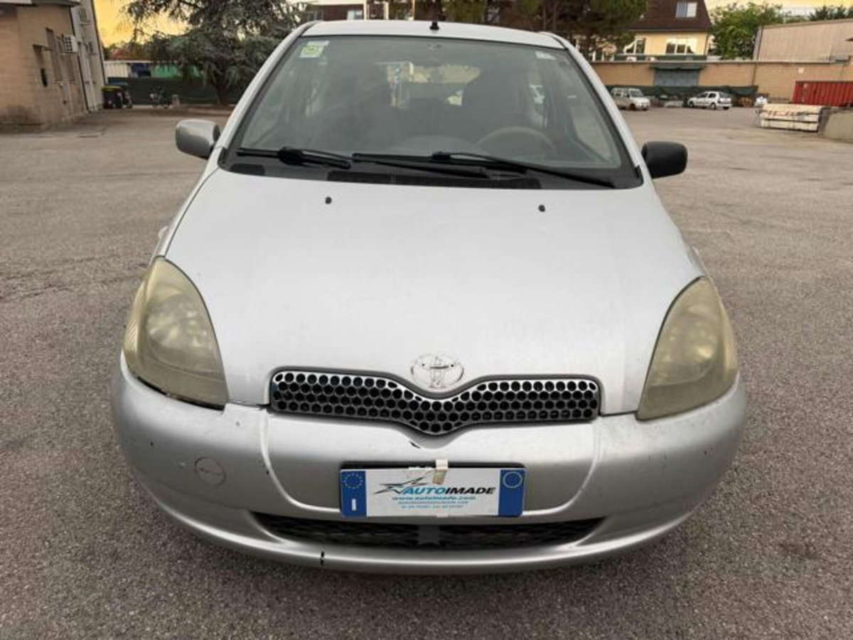 Toyota Yaris 16V cat 3 porte (11)
