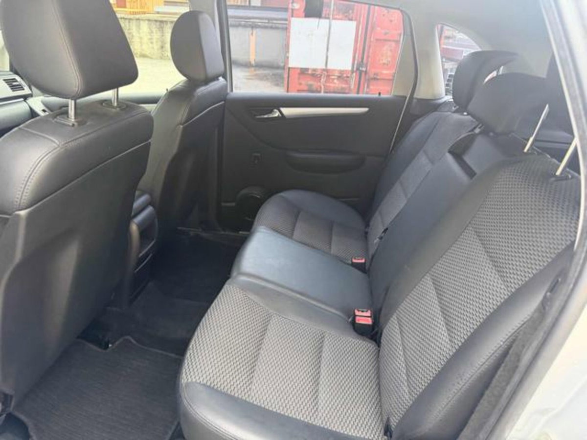 Mercedes-Benz Classe B 180 CDI (12)