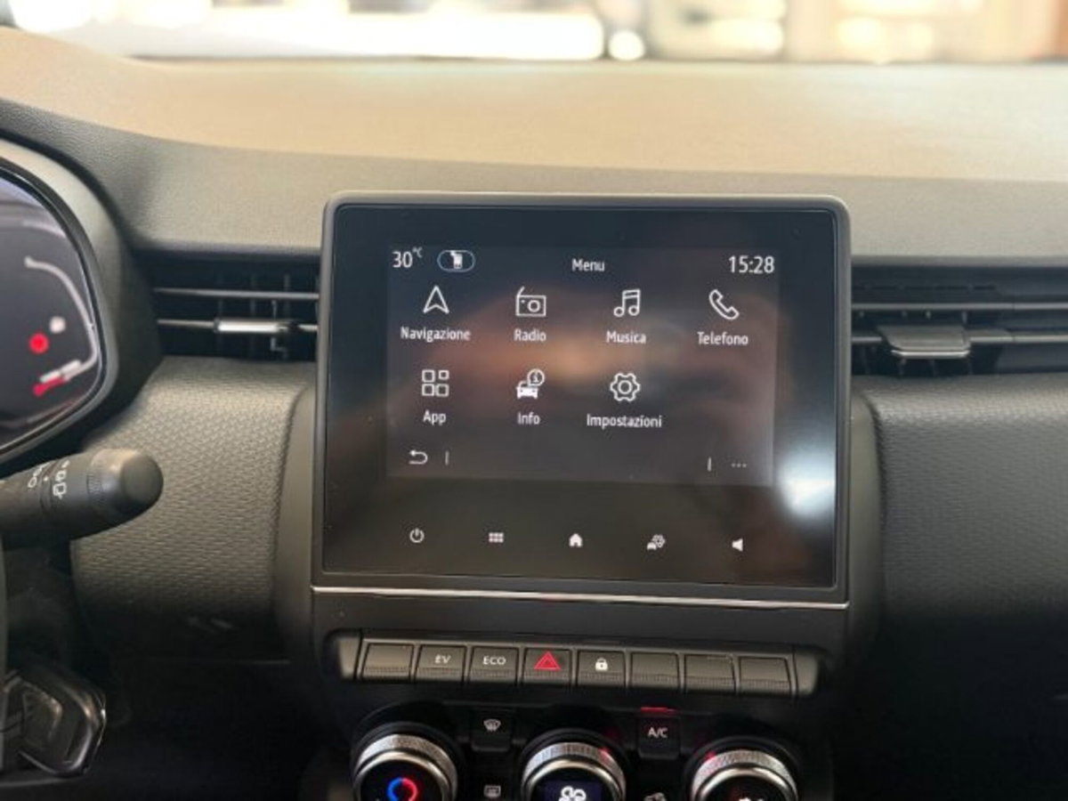 Renault Clio Full Hybrid E-Tech 140 CV 5 porte Intens (11)